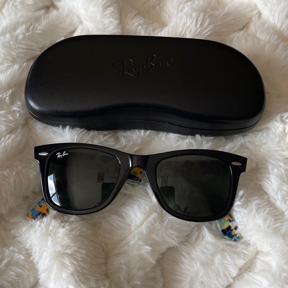 Ray-ban Wayfarer Sunglasses. Pre-loved. - Picture 6 of 14